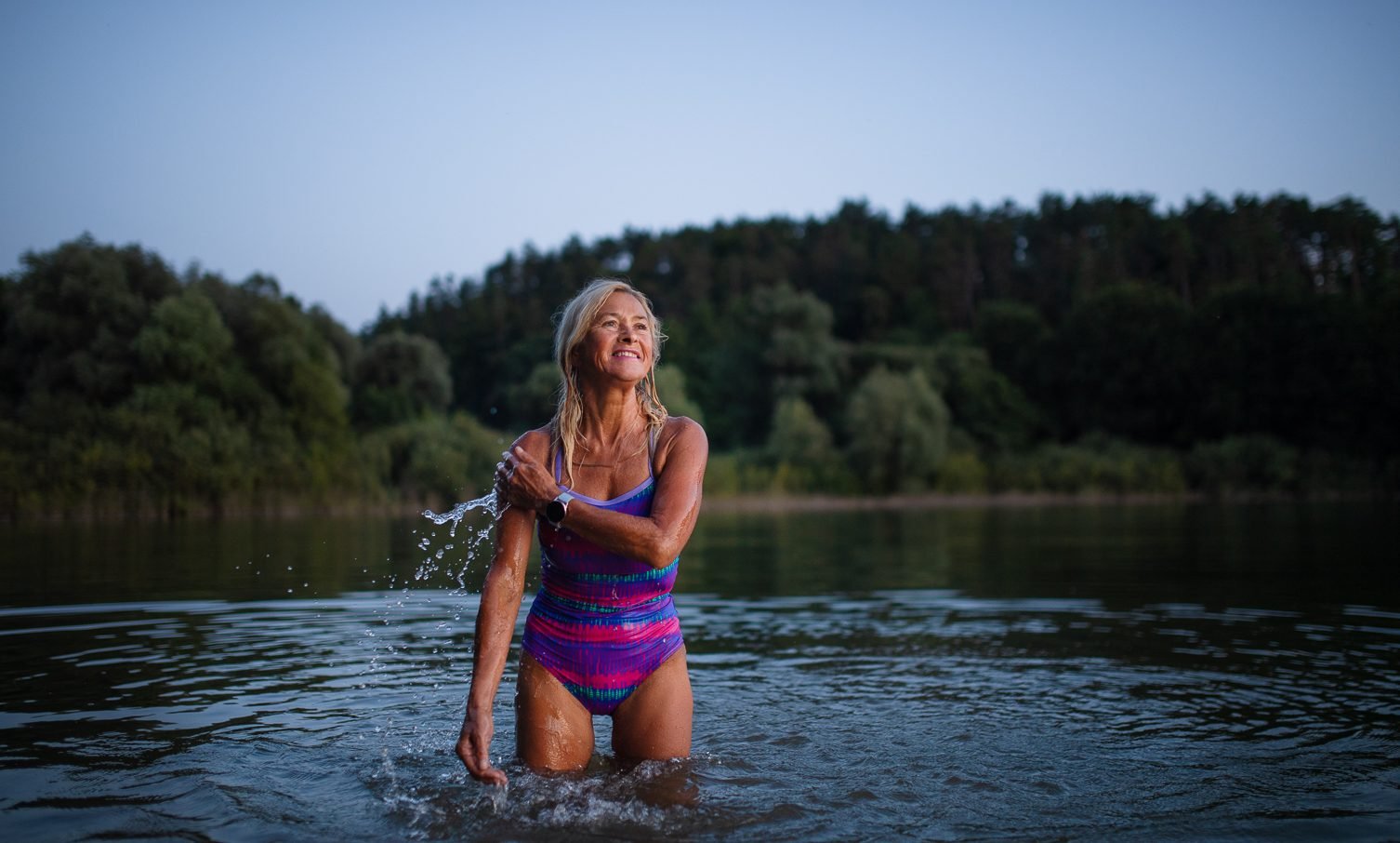 movement_active-woman_water_swimming_50happy_landscape-web-aspect-ratio-1506-906