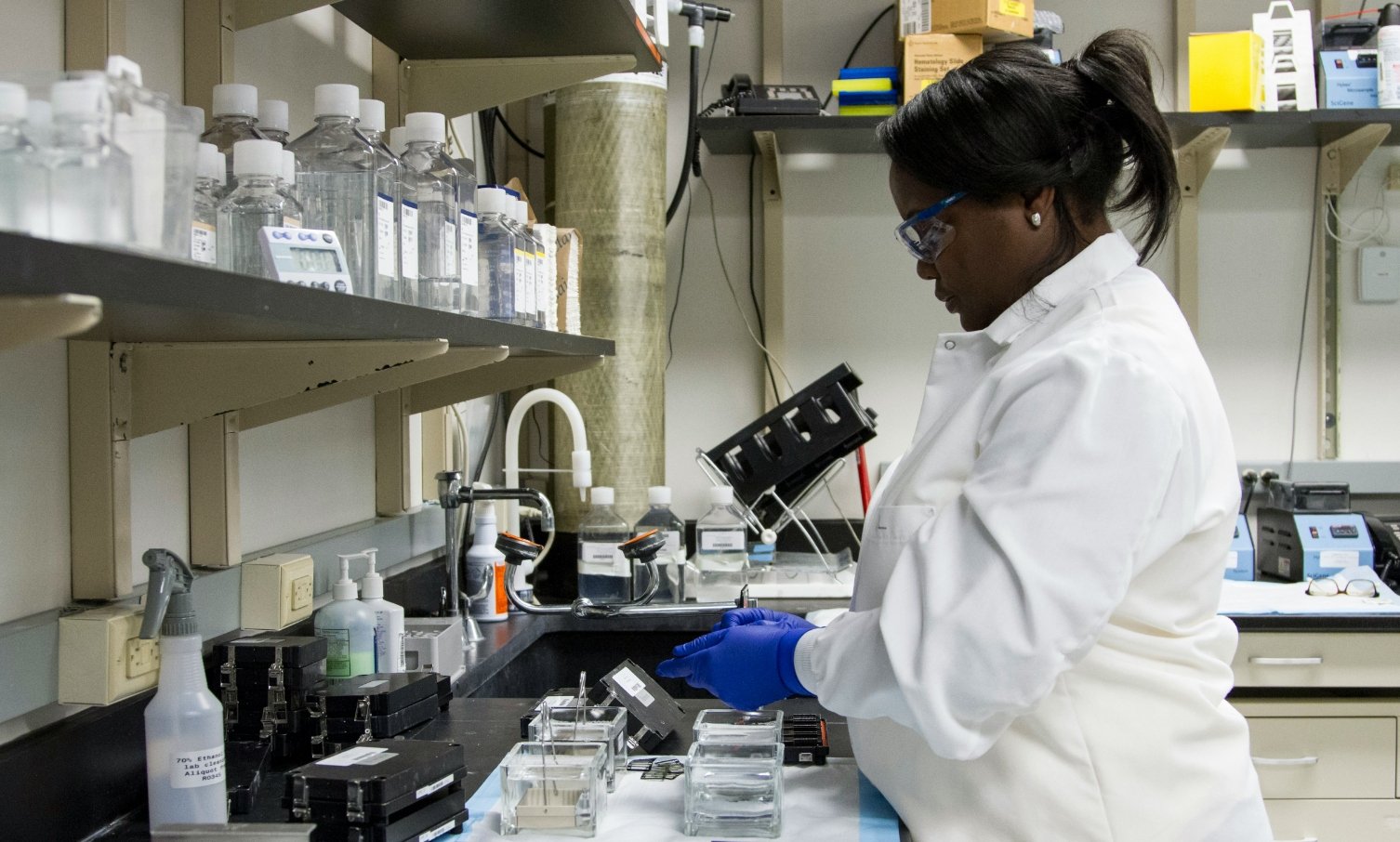 woman scientistist in lab