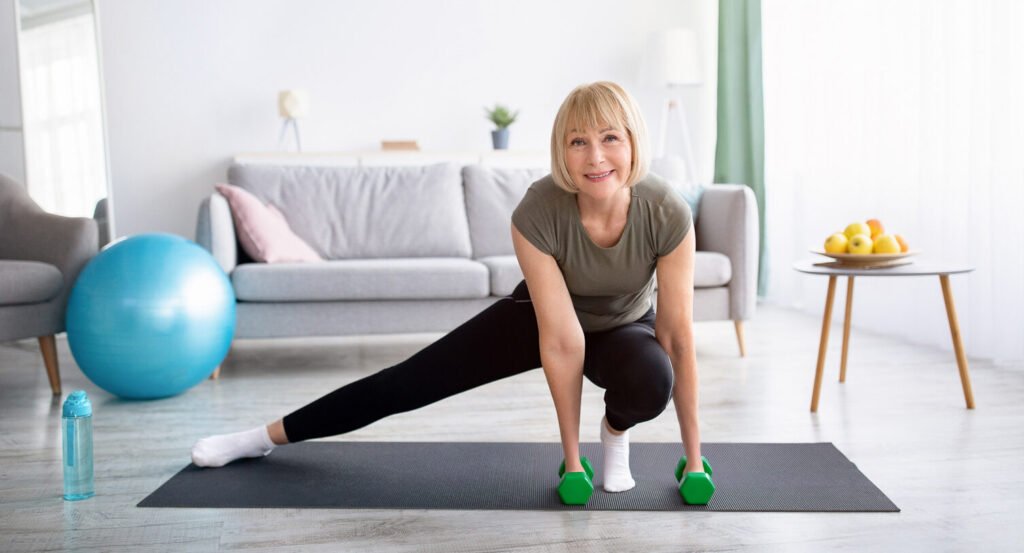 fitness_woman_45-50-happy_weights_landscape-web_2-aspect-ratio-1506-906