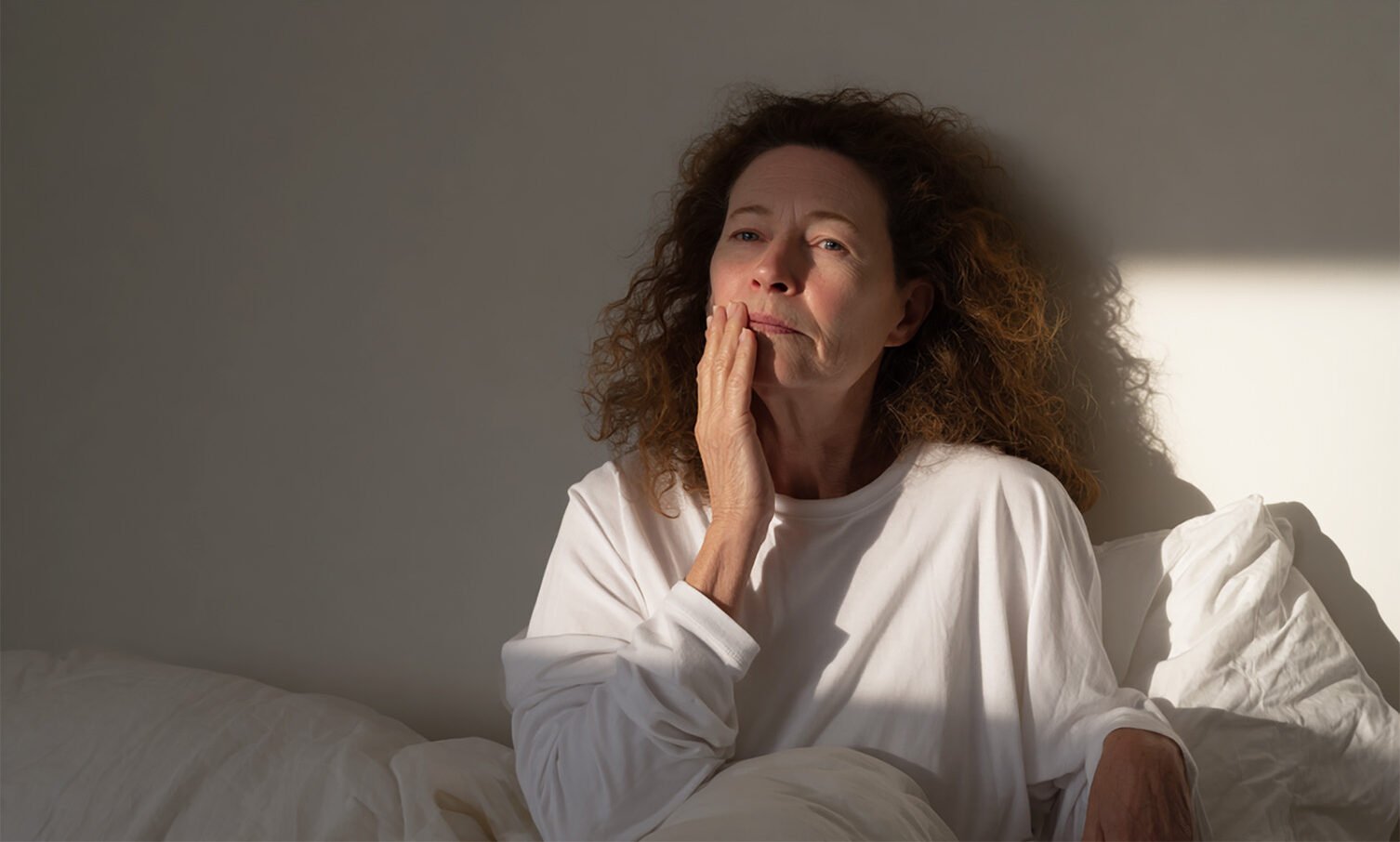 1.1.9_surprising_symptoms_no_one_tells_you_about_perimenopause_01_thumbnail_web-aspect-ratio-1506-906